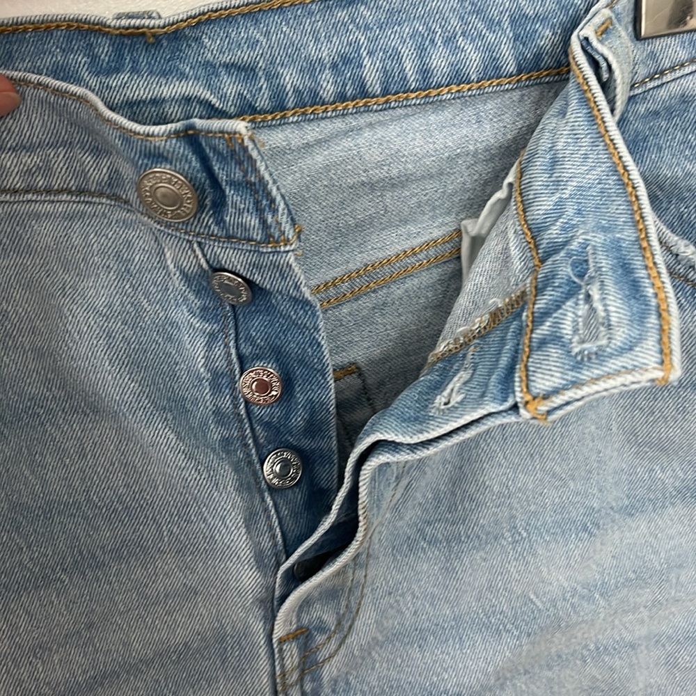 Levi's Women's 501 Cut Off Hem High Rise Shorts - Plus Size - Picture 3 of 8